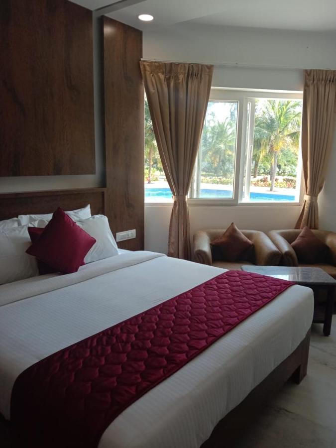 Coral Beach Resort Mahabalipuram Bagian luar foto